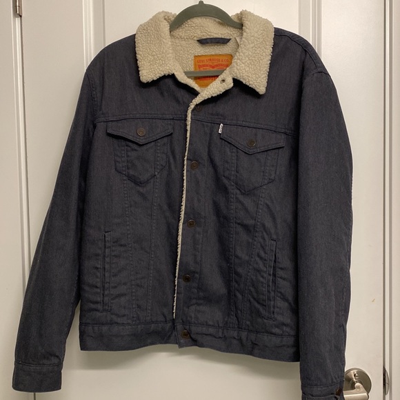 Levi’s Sherpa Jacket - Picture 2 of 4